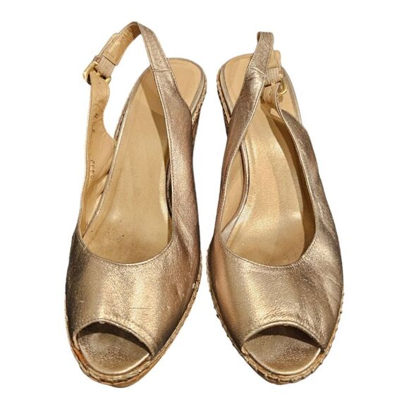 STUART WEITZMAN "Jean" Pewter Metallic Leather Wedge Sandal - Size 9 - Picture 2 of 11